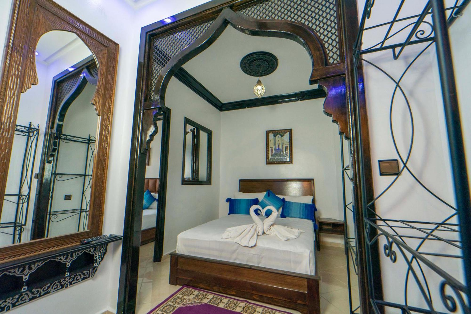 Maison D'Hotes Afassi เชฟชาอูน ภายนอก รูปภาพ